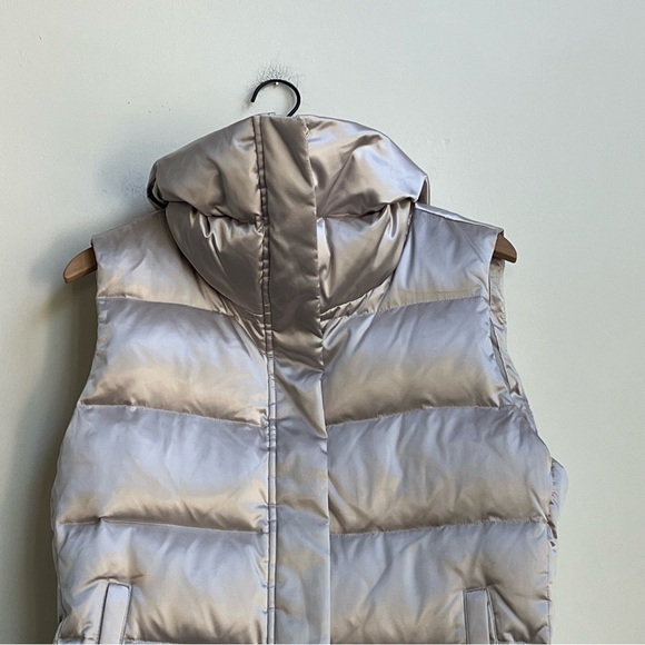 Talbots Metallic Silver puffer vest Duck down filled medium Pockets Full Zip - Picture 3 of 11
